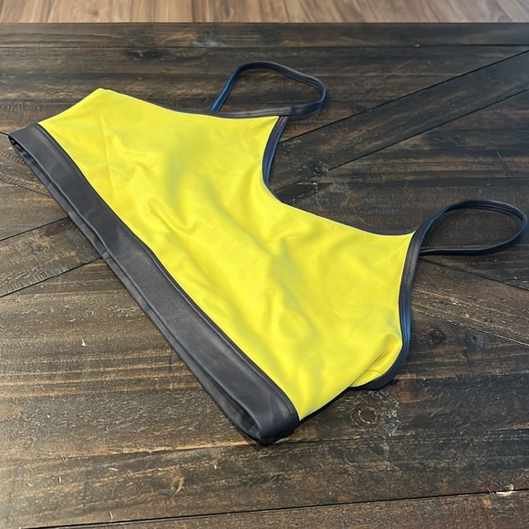 ZYIA 🌙 | Active Neon Yellow and Black - Light & Tight Sports Bra XXXL - Picture 2 of 9